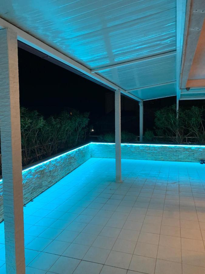Relax Whit Big Terrace 170m2 Near The In Lägenhet