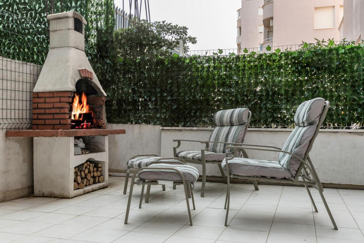 Relax Whit Big Terrace 170m2 Near The In Lägenhet Split