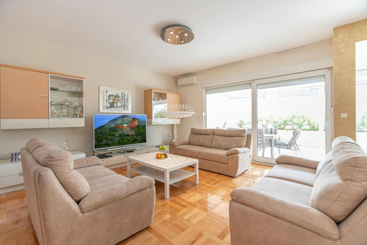 Relax Whit Big Terrace 170m2 Near The In